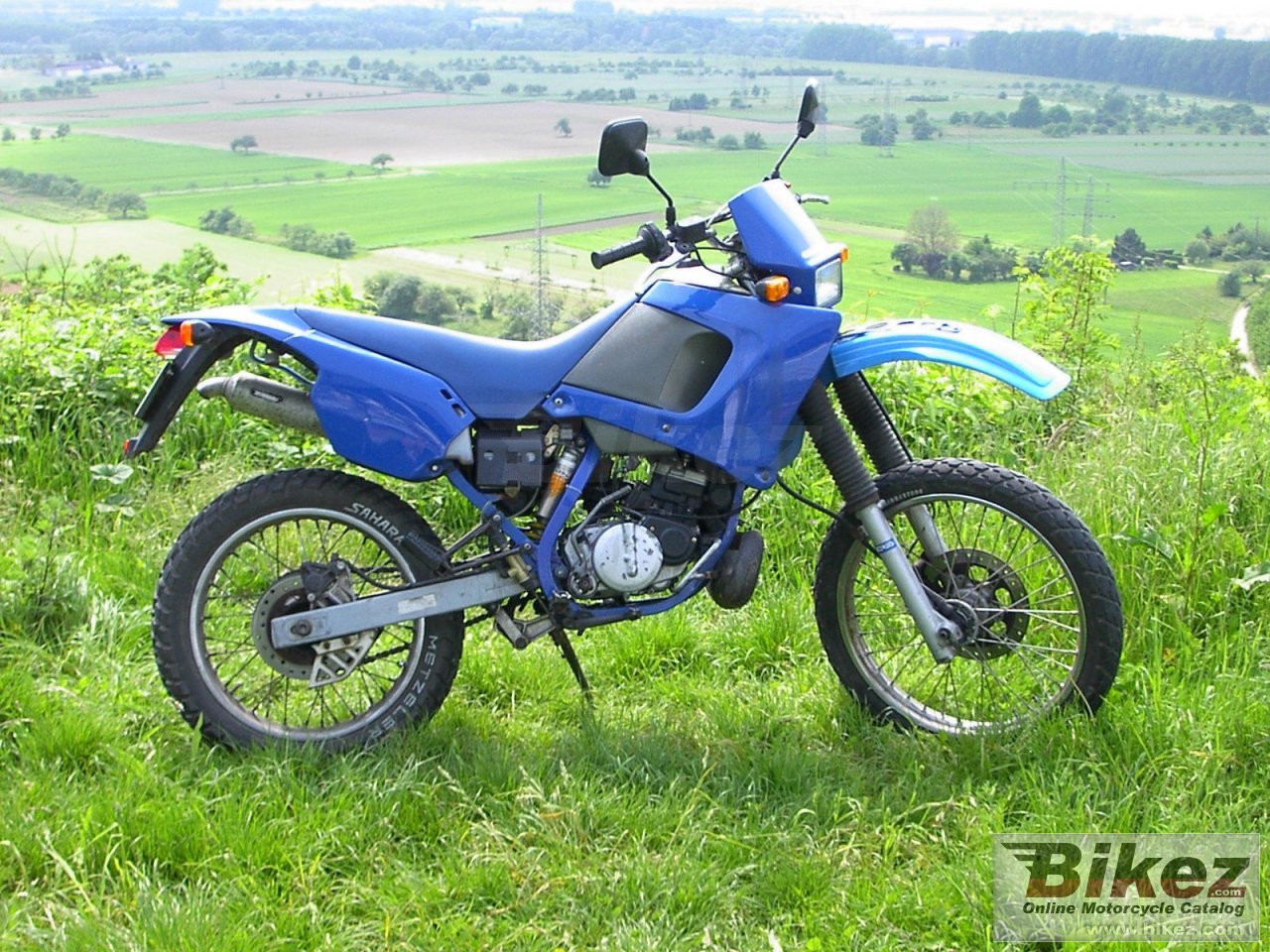 Big nymous user. 125 w8 picture and wallpaper from Bikez.com
